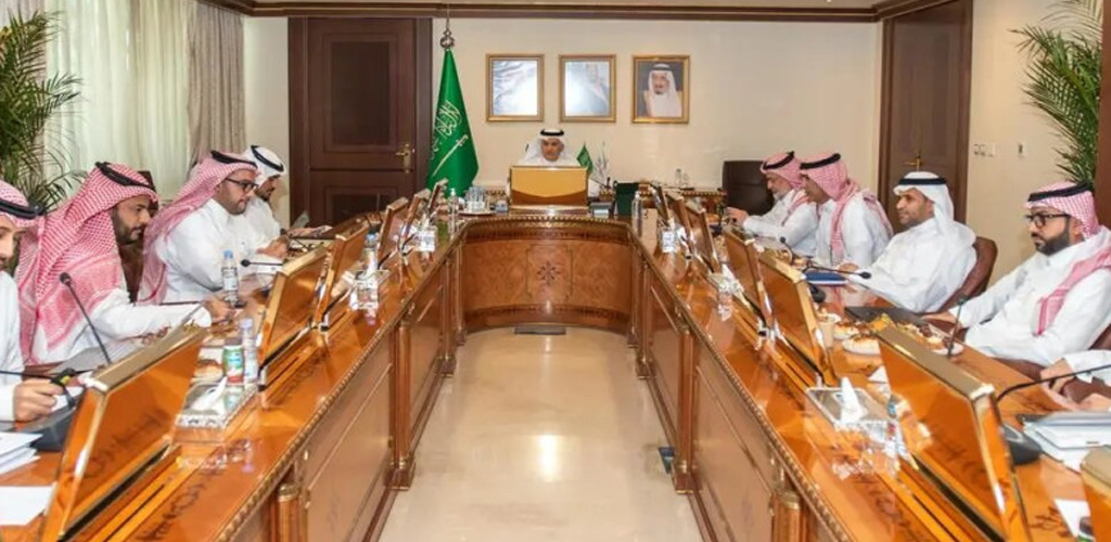 وزير البيئة يرأس اجتماع مجلس إدارة المركز الوطني للنخيل والتمور الـ 42